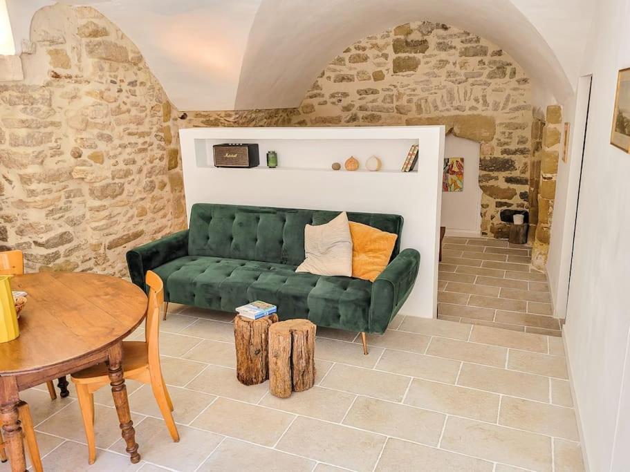 Studio Spacieux De Caractere Montaren-et-Saint-Médiers Exteriör bild