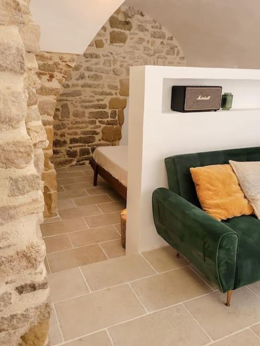 Studio Spacieux De Caractere Montaren-et-Saint-Médiers Exteriör bild